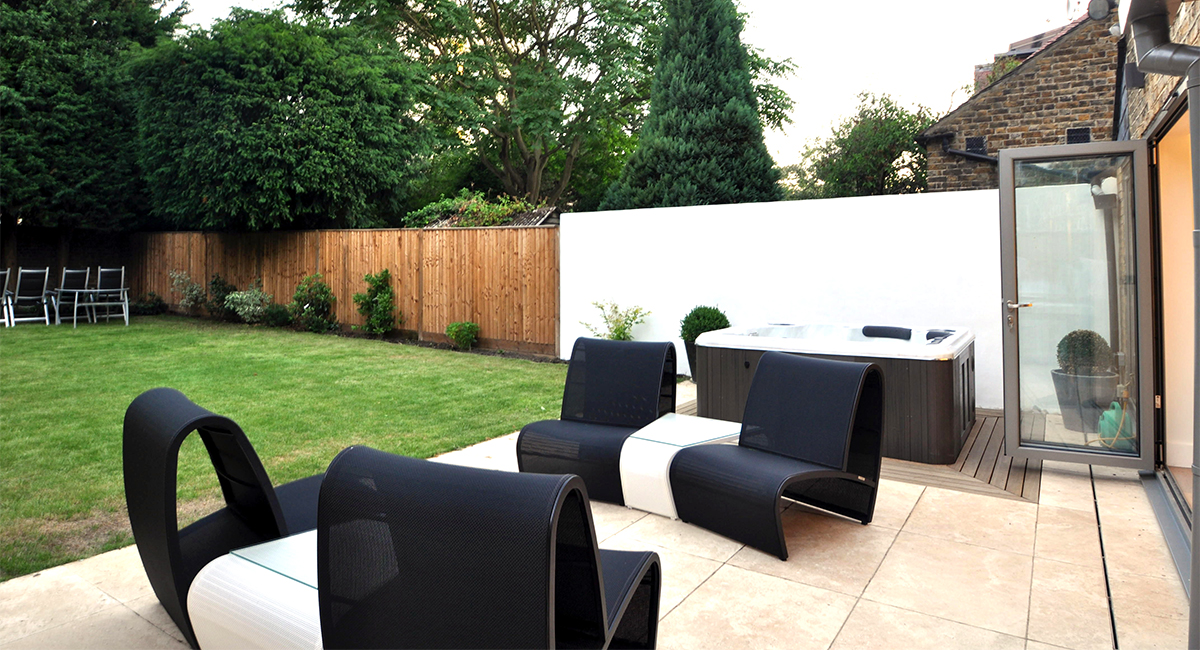 Hot Tub as a central feature in this London Garden Design