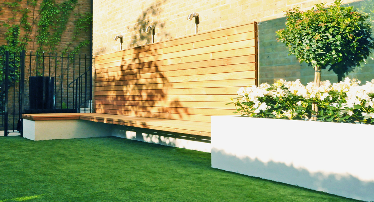 ARTIFICIAL GREEN WALL LONDON and cedar bench